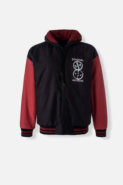  CHAQUETA DE DEADPOOL ROJA Y NEGRA ENGUATADA PARA HOMBRE