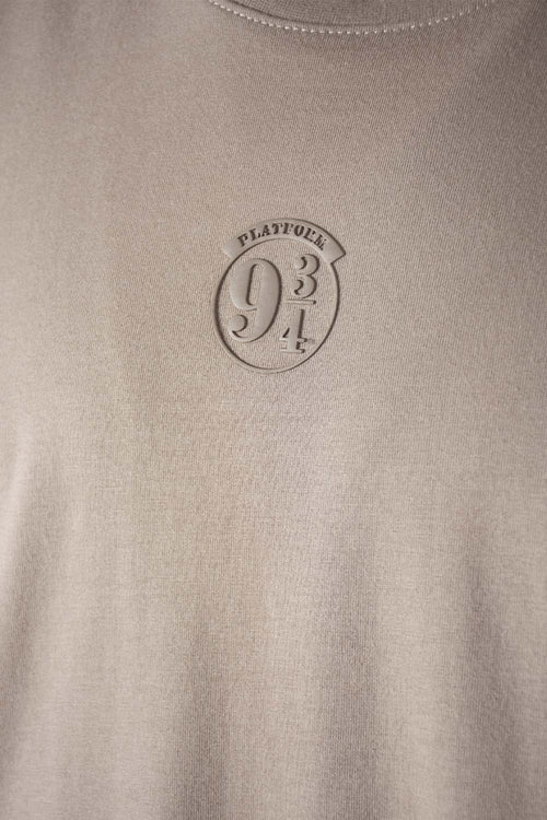 Card slide image -  POLERA DE HARRY POTTER MANGA CORTA COLOR TAUPE PARA HOMBRE