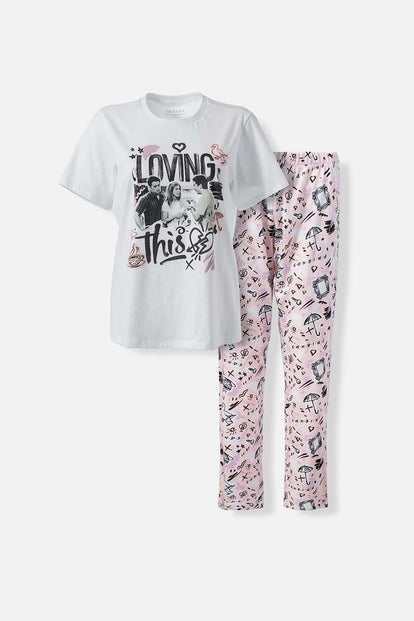  PIJAMA DE FRIENDS DE PANTALÓN LARGO MULTICOLOR PARA MUJER