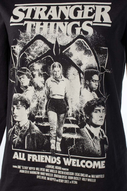  POLERA DE STRANGER THINGS REGULAR FIT PARA MUJER