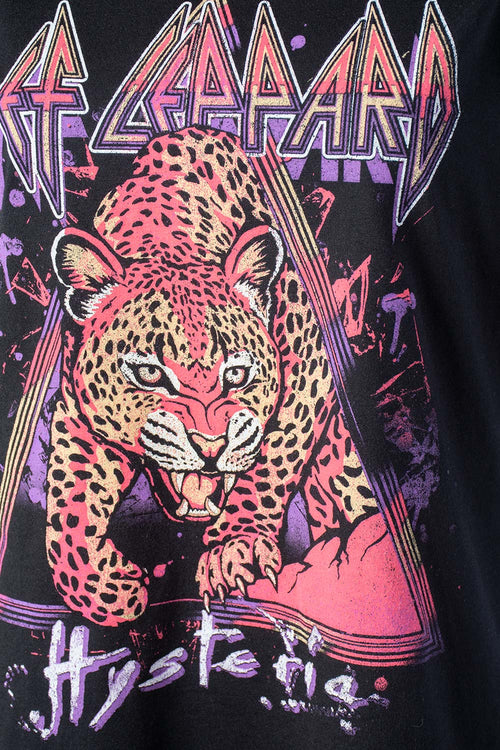 Card slide image -  POLERA DE DEF LEPPARD RELAX FIT PARA MUJER